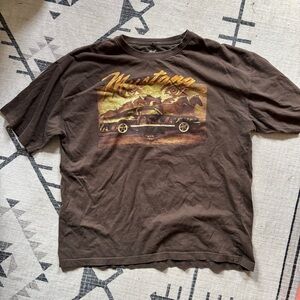 Mustang Graphic Short-Sleeve T-Shirt | Size XXL | Brown